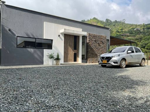 Casa en arriendo Valle Del Cauca Cali Club Campestre 300 m2 Habitaciones 4 Baños 5 Garajes 7 Precio $12000000