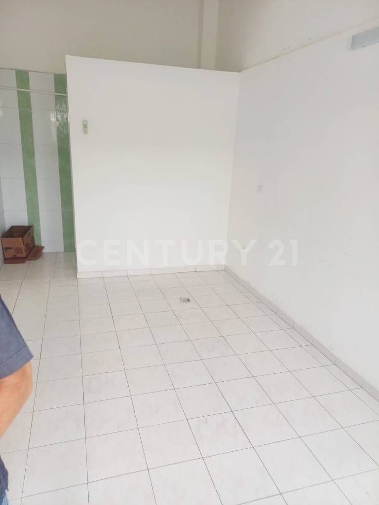 Local en arriendo Valle Del Cauca Cali Granada 17 m2 Habitaciones 0 Baños 0 Garajes 0 Precio $1700000