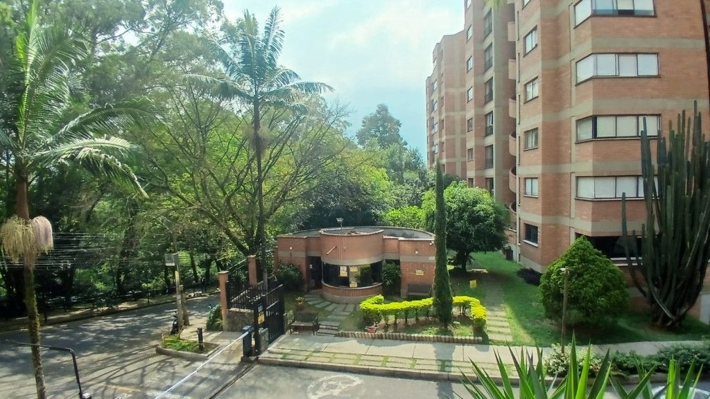 Apartamento en arriendo Antioquia Medellín Loma De Los Bernal 69 m2 Habitaciones 2 Baños 2 Garajes 1 Precio $2900000