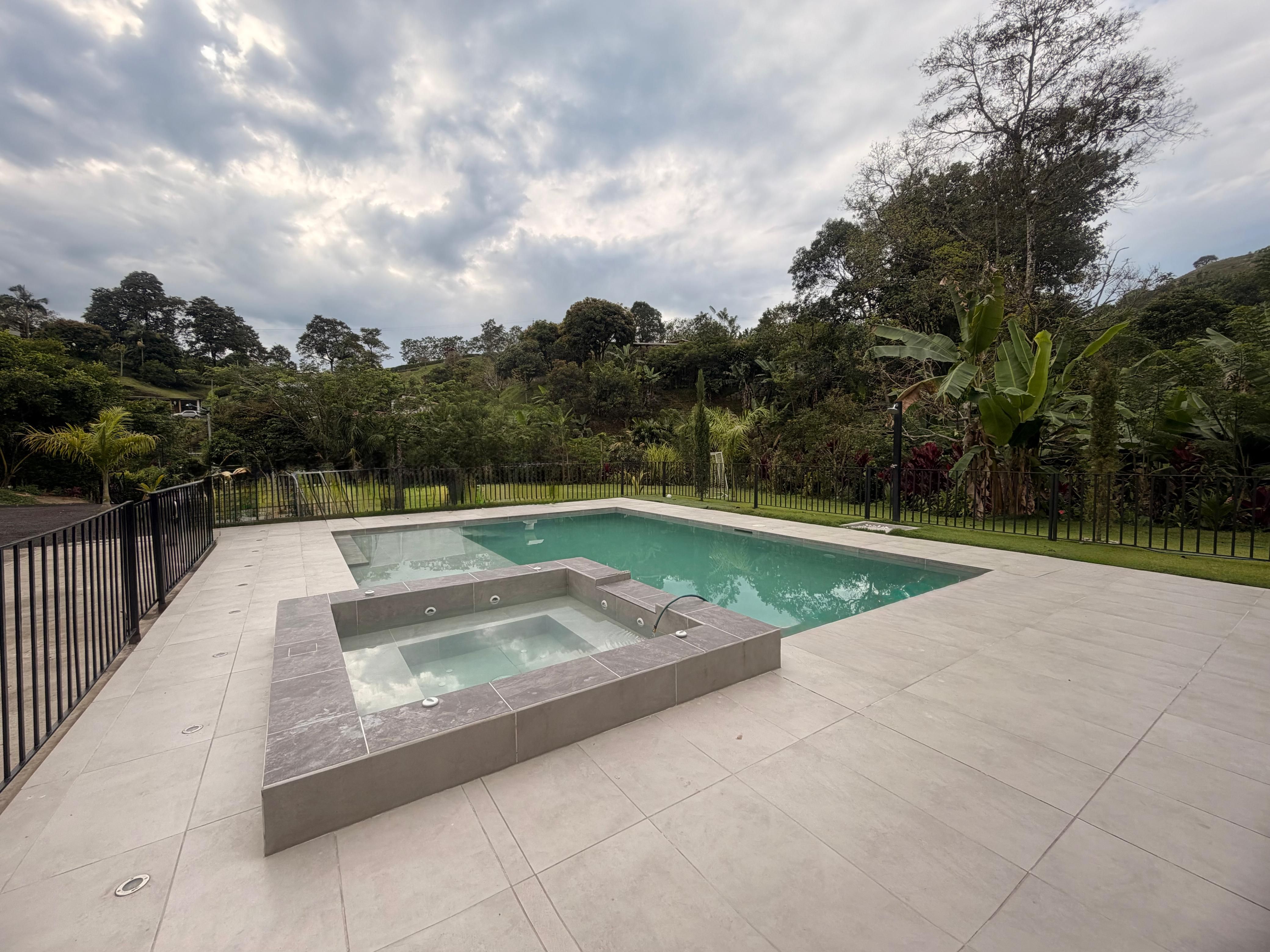 Finca en arriendo Risaralda Pereira Jardin De Velez Y Velez 3000 m2 Habitaciones 4 Baños 5 Garajes 6 Precio $3000000