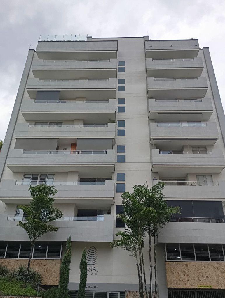 Apartamento en venta Valle Del Cauca Cali Normandía 256 m2 Habitaciones 3 Baños 4 Garajes 2 Precio $1750000000