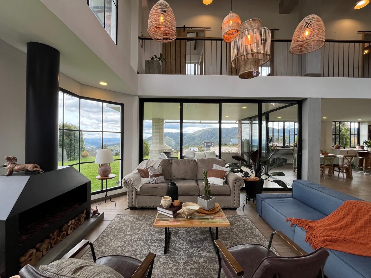 Casa en venta Antioquia Envigado La Mesa 245 m2 Habitaciones 4 Baños 3 Garajes 6 Precio $1950000000