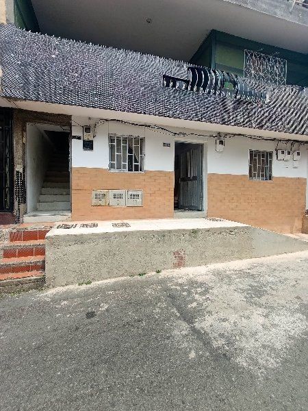 Apartamento en arriendo Antioquia Medellín Las Mercedes 30 m2 Habitaciones 2 Baños 1 Garajes 0 Precio $1000000