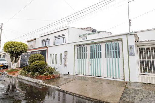 Casa en arriendo Cundinamarca Bogotá Villa Luz 187 m2 Habitaciones 3 Baños 3 Garajes 2 Precio $3850000