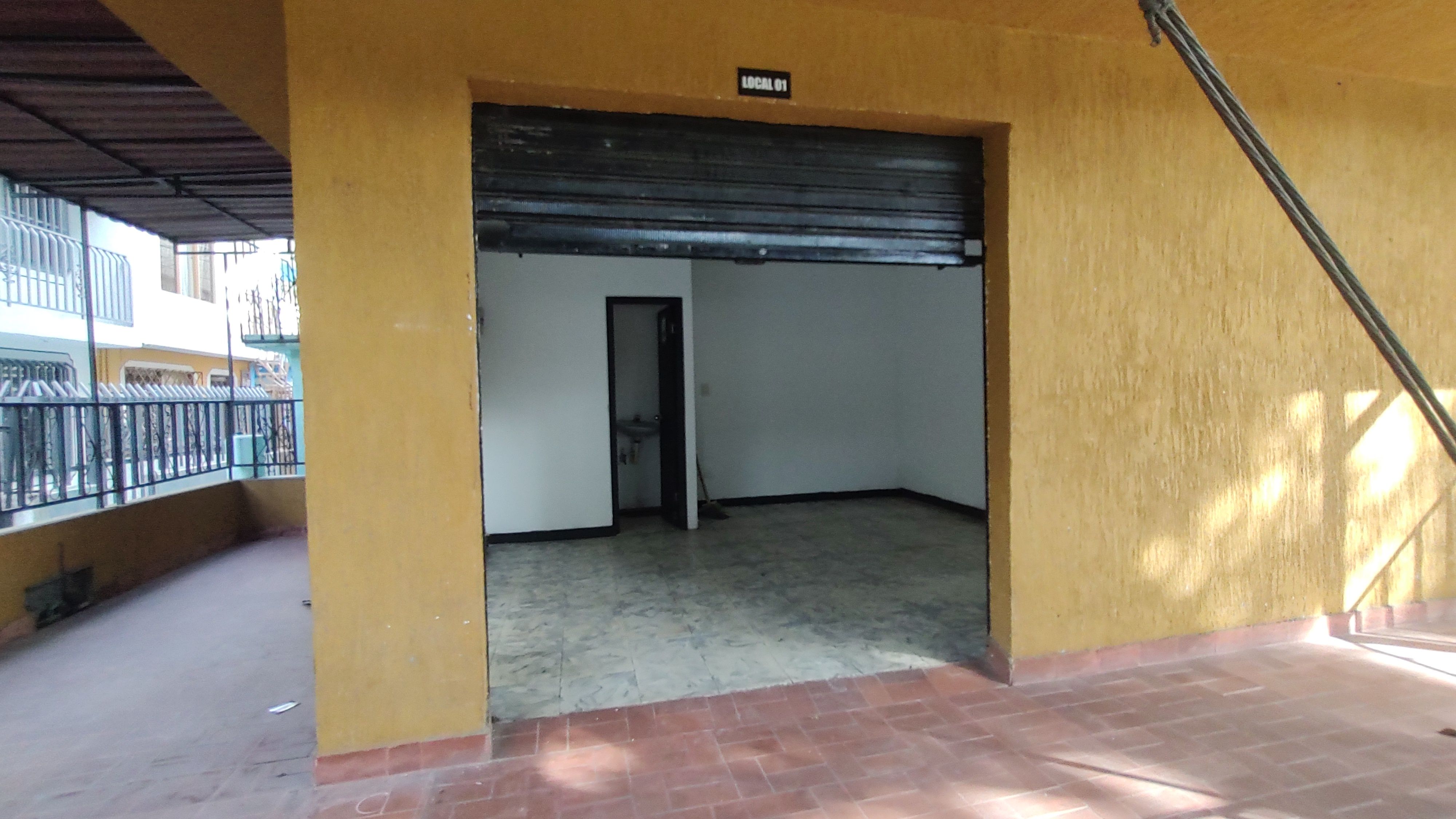 Local en arriendo Valle Del Cauca Cali Ciudadela Floralia 15 m2 Habitaciones 0 Baños 1 Garajes 0 Precio $650000