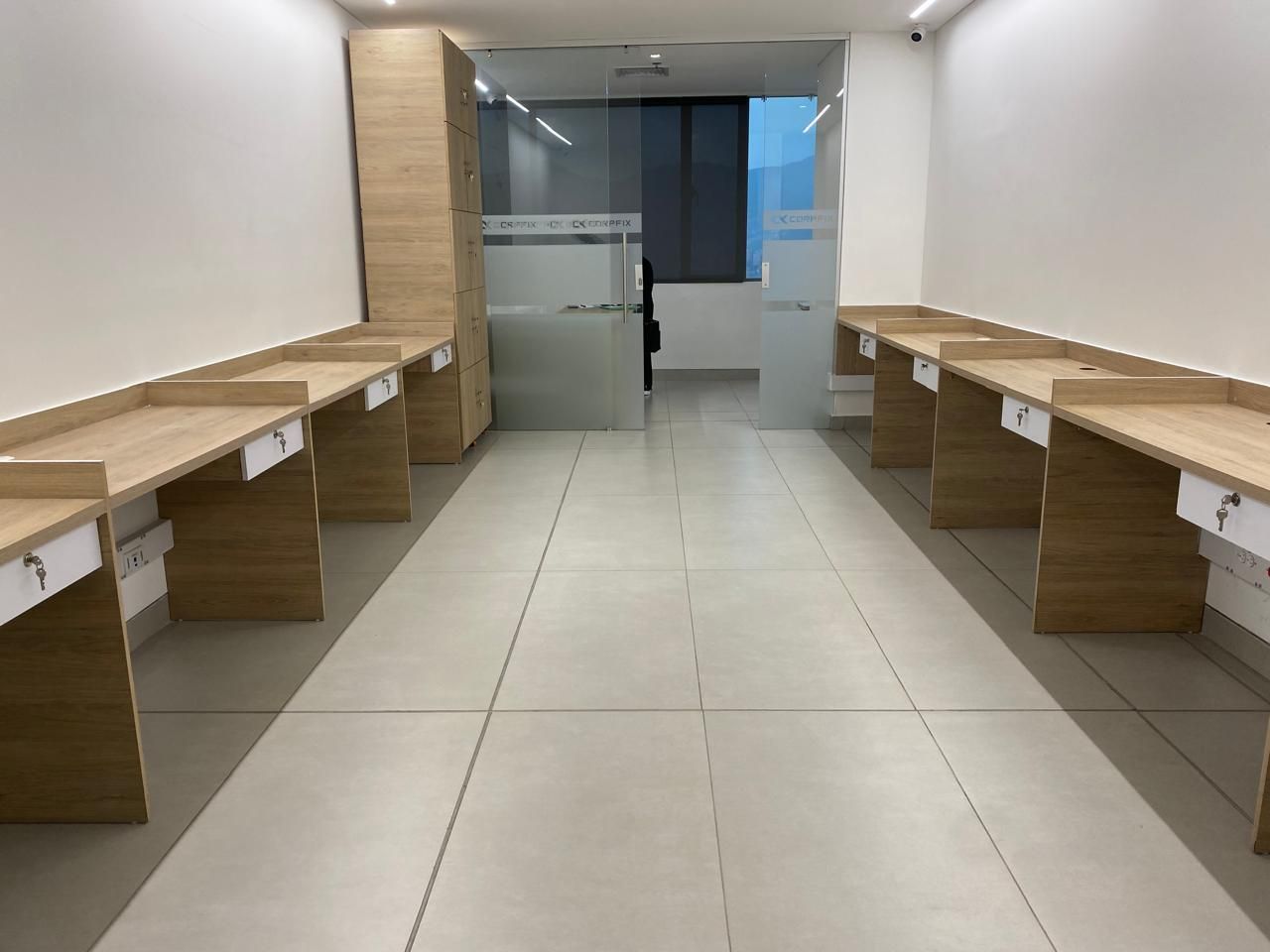 Oficina en venta Antioquia Medellín Las Palmas 104 m2 Habitaciones 0 Baños 2 Garajes 1 Precio $1370000000