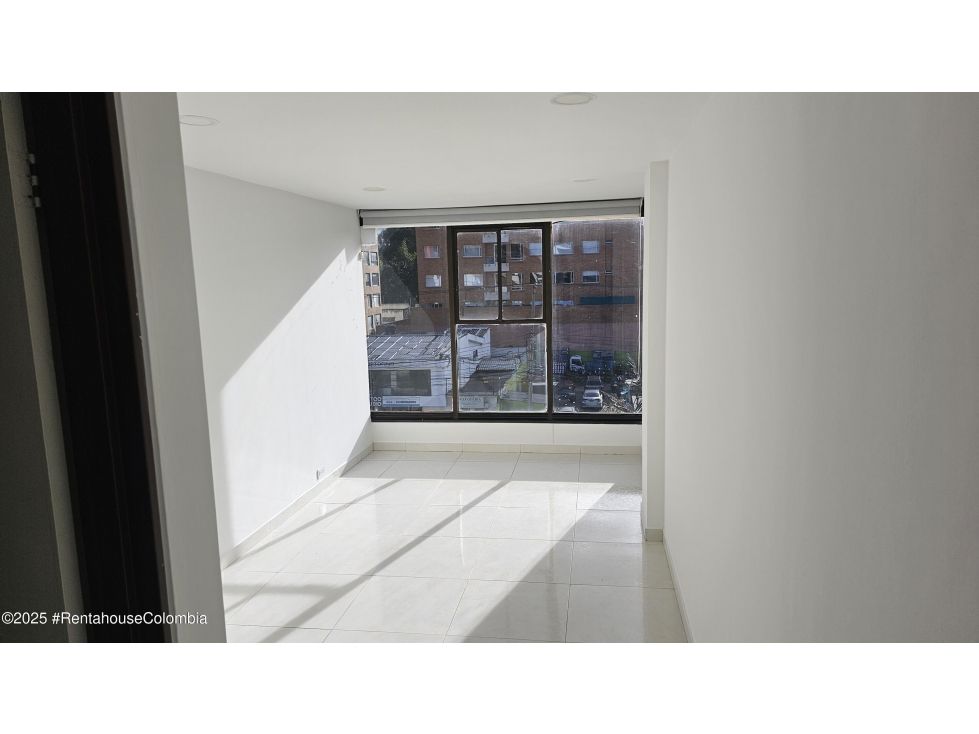 Oficina en arriendo Cundinamarca Bogotá Santa Barbara Occidental 16 m2 Habitaciones 0 Baños 1 Garajes 0 Precio $1450000
