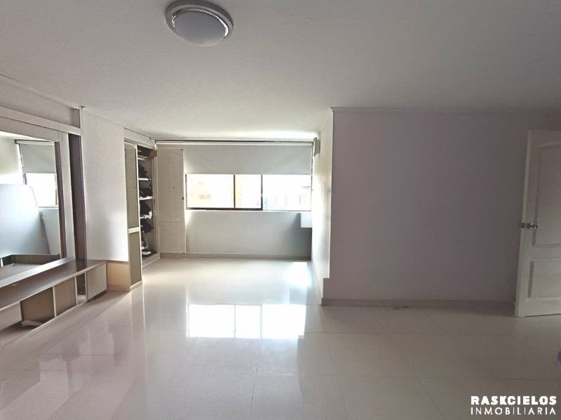 Apartamento en venta Antioquia Medellín La Aguacatala 240 m2 Habitaciones 6 Baños 3 Garajes 2 Precio $1320000000