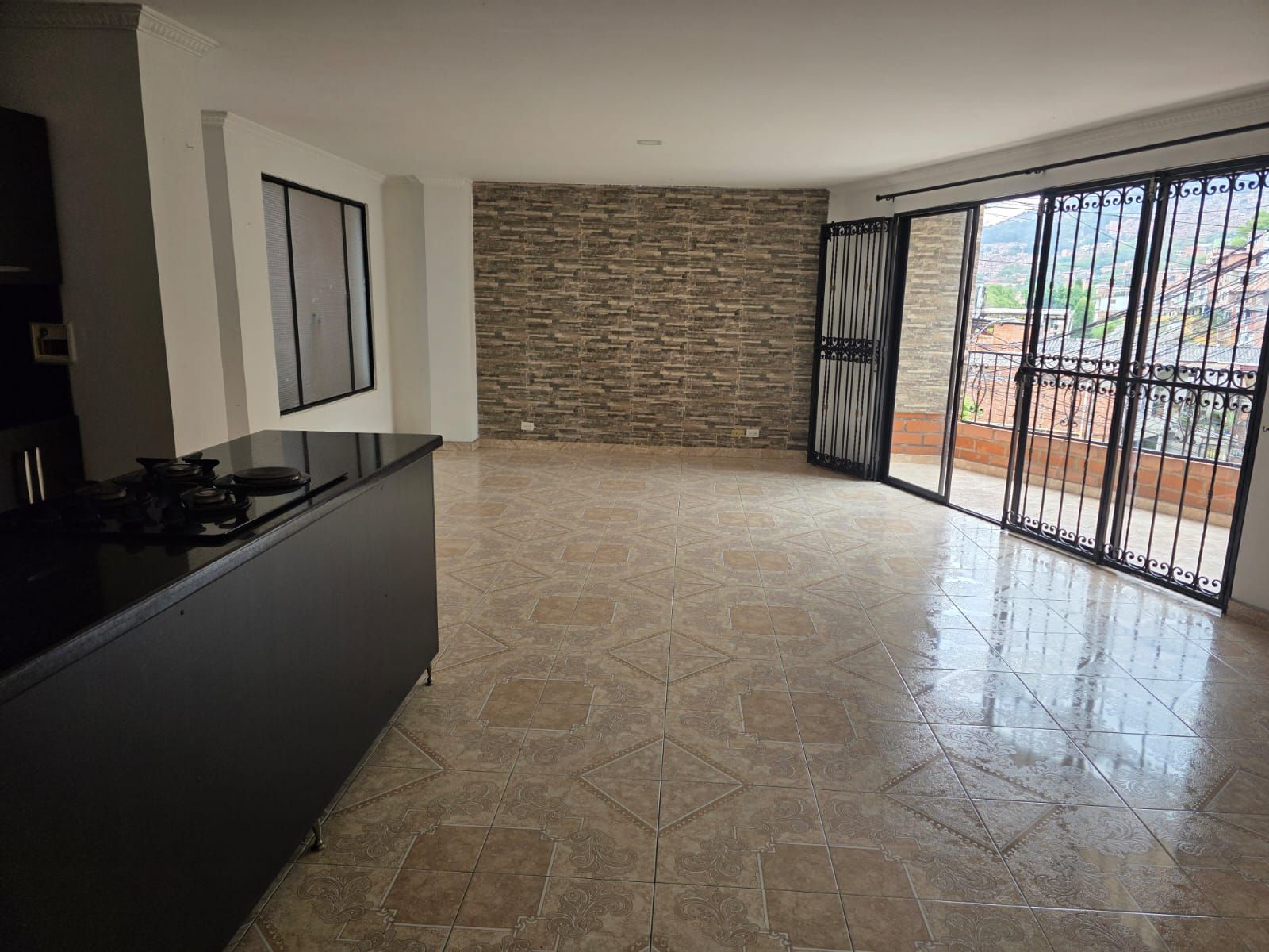 Apartamento en arriendo Antioquia Medellín La Mansion 110 m2 Habitaciones 3 Baños 2 Garajes 0 Precio $2800000