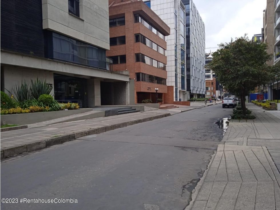 Oficina en arriendo Cundinamarca Bogotá Chicó Norte 90 m2 Habitaciones 0 Baños 1 Garajes 2 Precio $7336000