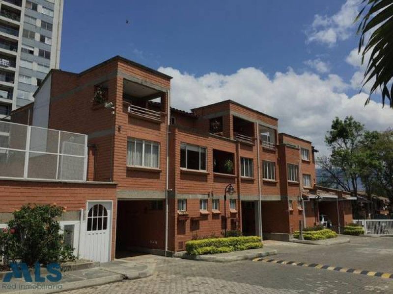 Inmuebles en Remate Casa en venta Antioquia Medellín La Palma 137 m2 Habitaciones 5 Baños 4 Garajes 2 Precio $860000000