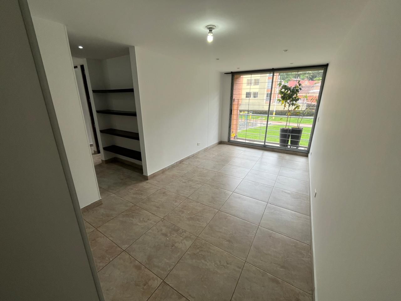 Apartamento en arriendo Cundinamarca Bogotá El Codito 65 m2 Habitaciones 3 Baños 2 Garajes 0 Precio $0