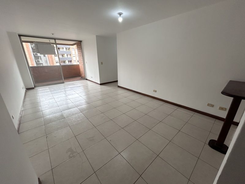 Apartamento en arriendo Antioquia Medellín Asomadera No2 110 m2 Habitaciones 3 Baños 2 Garajes 1 Precio $3500000