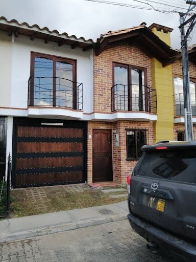 Casa en arriendo Antioquia La Ceja Cuatro Esqunas 136 m2 Habitaciones 3 Baños 3 Garajes 1 Precio $2700000