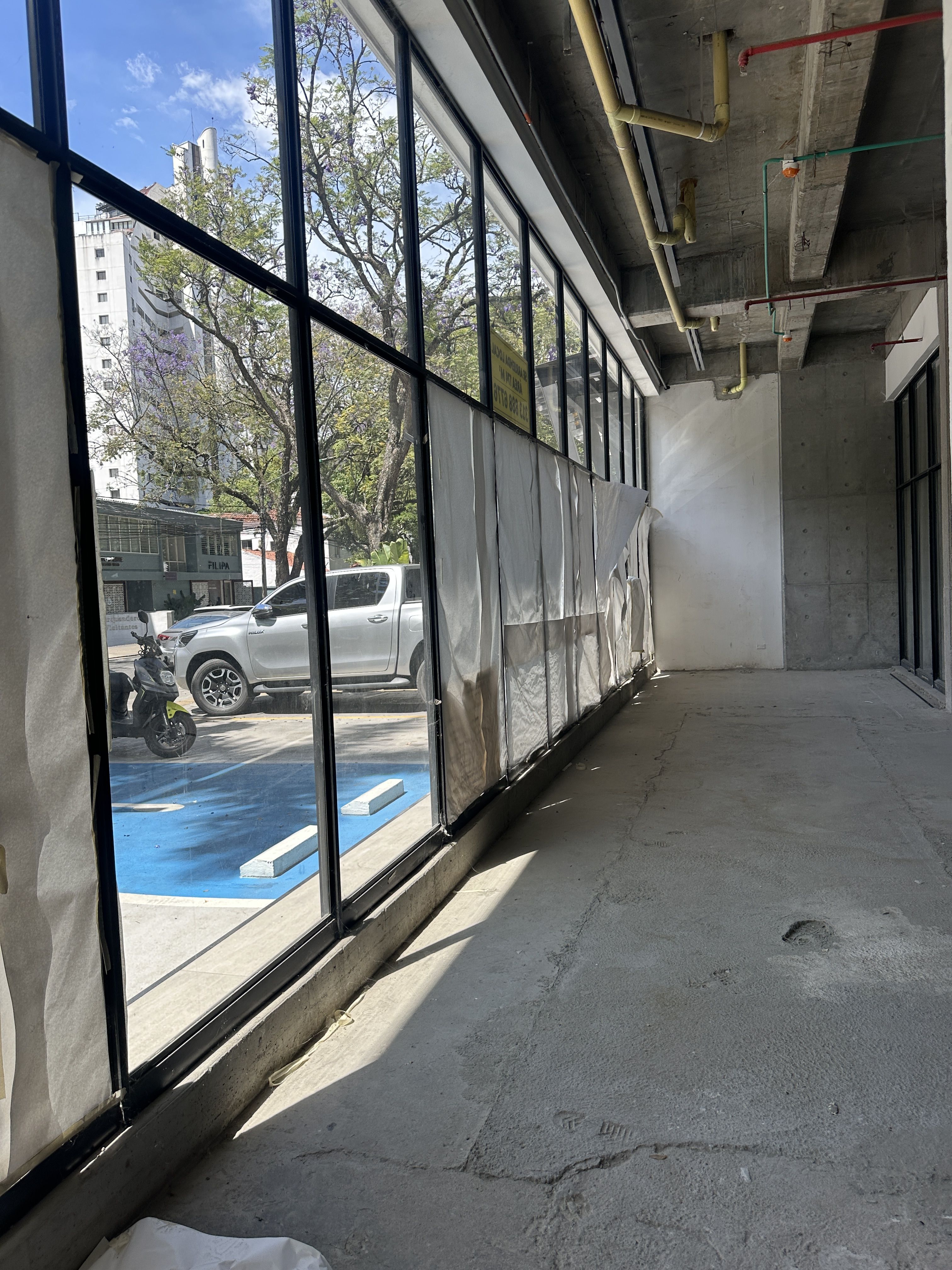 Local Comercial en arriendo Valle Del Cauca Cali Arboledas 174 m2 Habitaciones 0 Baños 1 Garajes 2 Precio $18000000