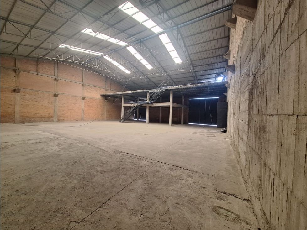 Bodega en arriendo Cundinamarca Soacha Zona Industrial Santa Ana 950 m2 Habitaciones 0 Baños 6 Garajes 3 Precio $15000000