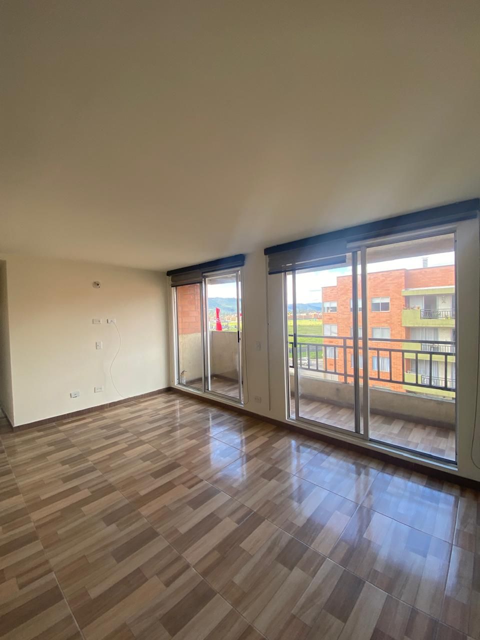 Apartamento en venta Cundinamarca Zipaquirá Los Sauces 73 m2 Habitaciones 3 Baños 2 Garajes 1 Precio $300000000