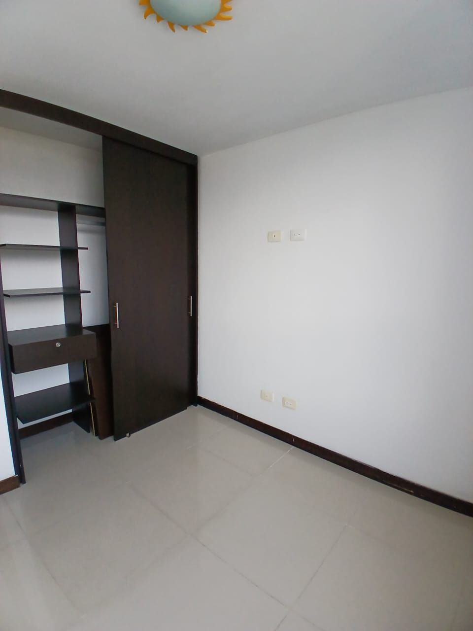Apartamento en arriendo Antioquia Medellín Asomadera No 1 100 m2 Habitaciones 3 Baños 2 Garajes 2 Precio $4500000