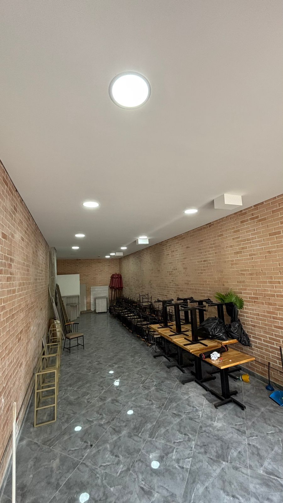 Local Comercial en arriendo Antioquia Medellín San Joaquin 62 m2 Habitaciones 0 Baños 1 Garajes 0 Precio $7800000