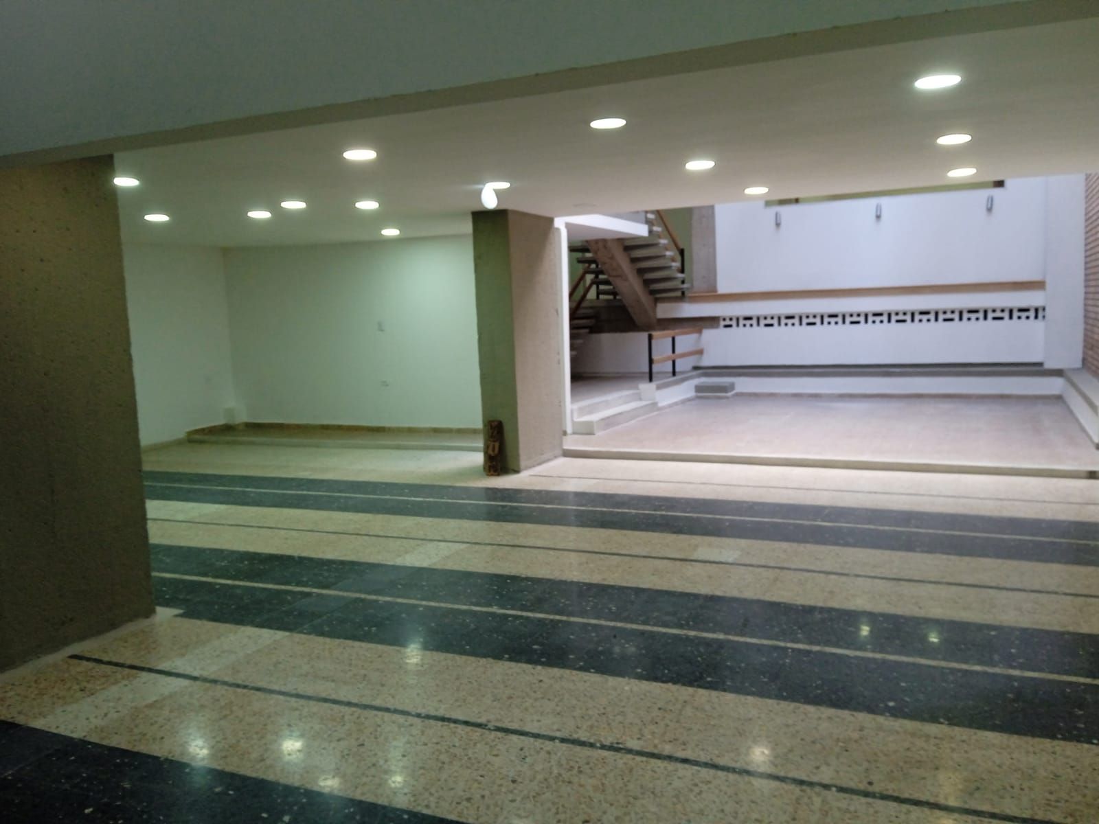 Local en arriendo Cundinamarca Bogotá Chapinero Central 404 m2 Habitaciones 0 Baños 2 Garajes 0 Precio $18070925