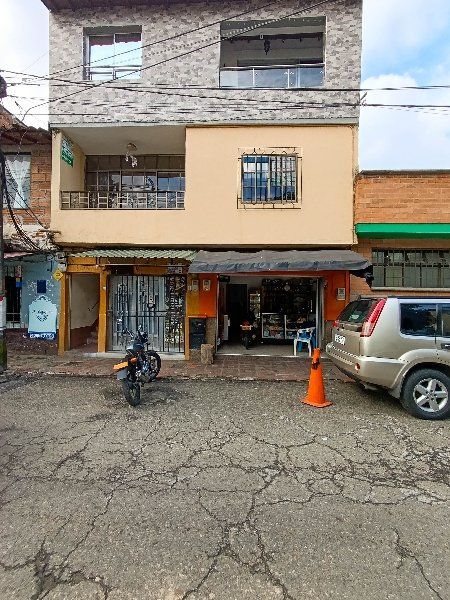 Casa en arriendo Antioquia Medellín Trinidad 130 m2 Habitaciones 6 Baños 2 Garajes 0 Precio $3950000