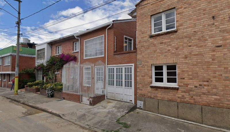 Casa en venta Cundinamarca Bogotá San Javier 130 m2 Habitaciones 3 Baños 2 Garajes 2 Precio $700000000