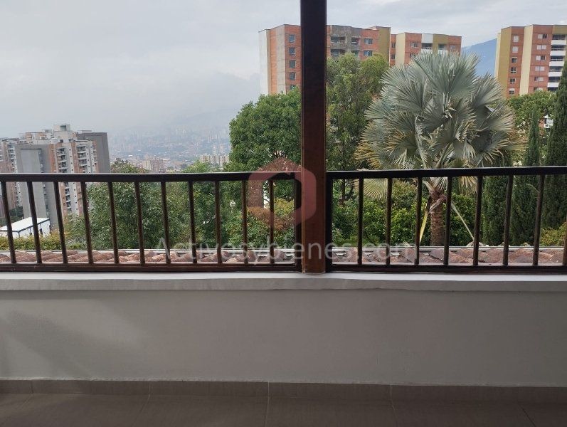 Casa en arriendo Antioquia Envigado Las Antillas 350 m2 Habitaciones 4 Baños 4 Garajes 5 Precio $12600000