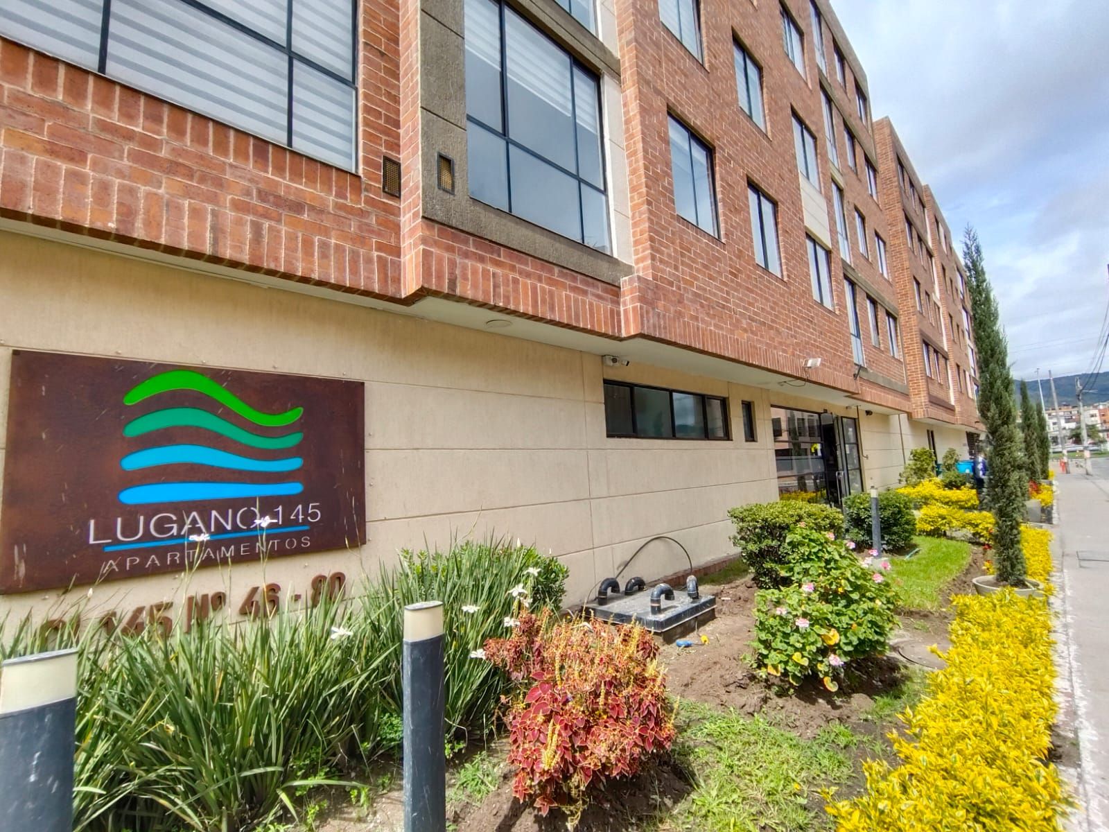 Apartamento en arriendo Cundinamarca Bogotá Santa Helena 50 m2 Habitaciones 2 Baños 2 Garajes 1 Precio $2200000