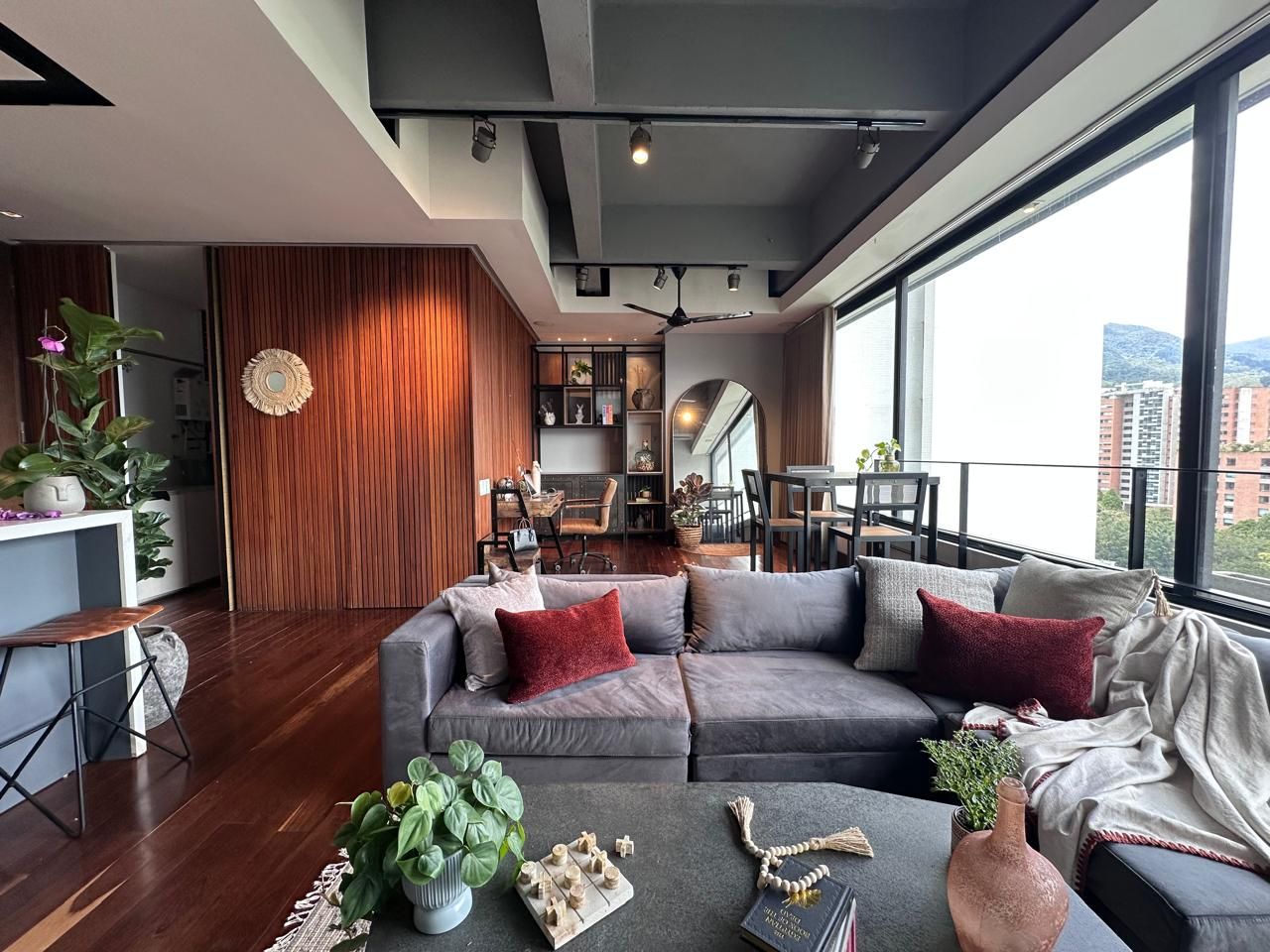 Apartamento en arriendo Antioquia Medellín San Lucas 72 m2 Habitaciones 1 Baños 2 Garajes 2 Precio $9400000