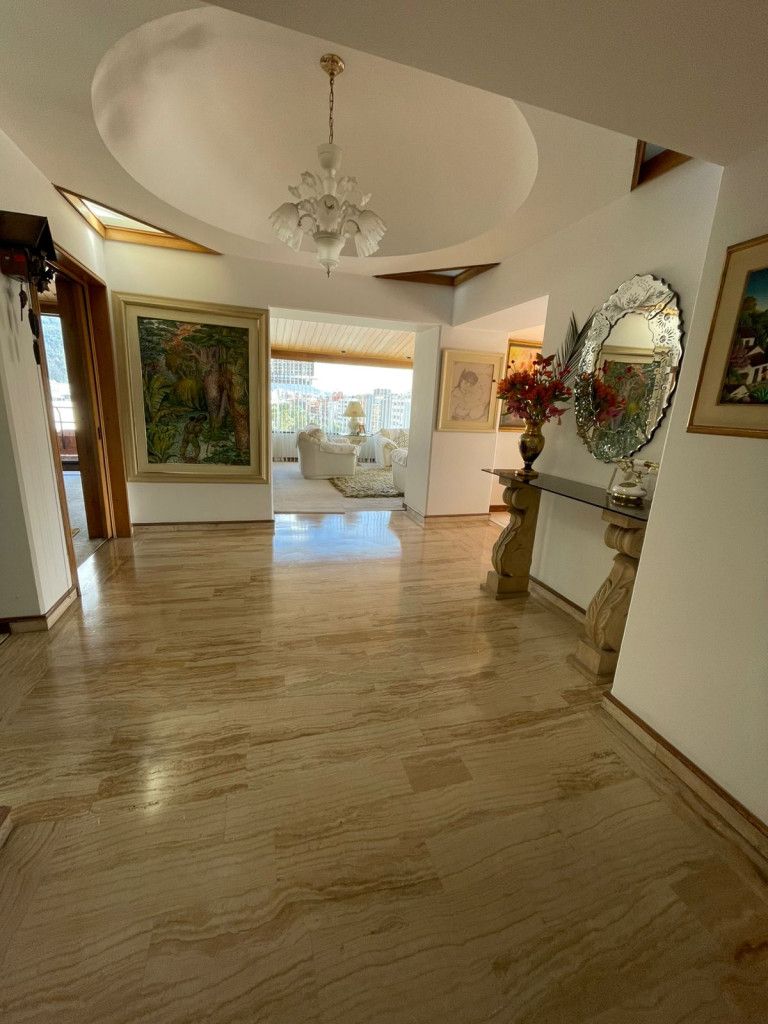 Apartamento en venta Cundinamarca Bogotá La Carolina 280 m2 Habitaciones 4 Baños 4 Garajes 3 Precio $2100000000