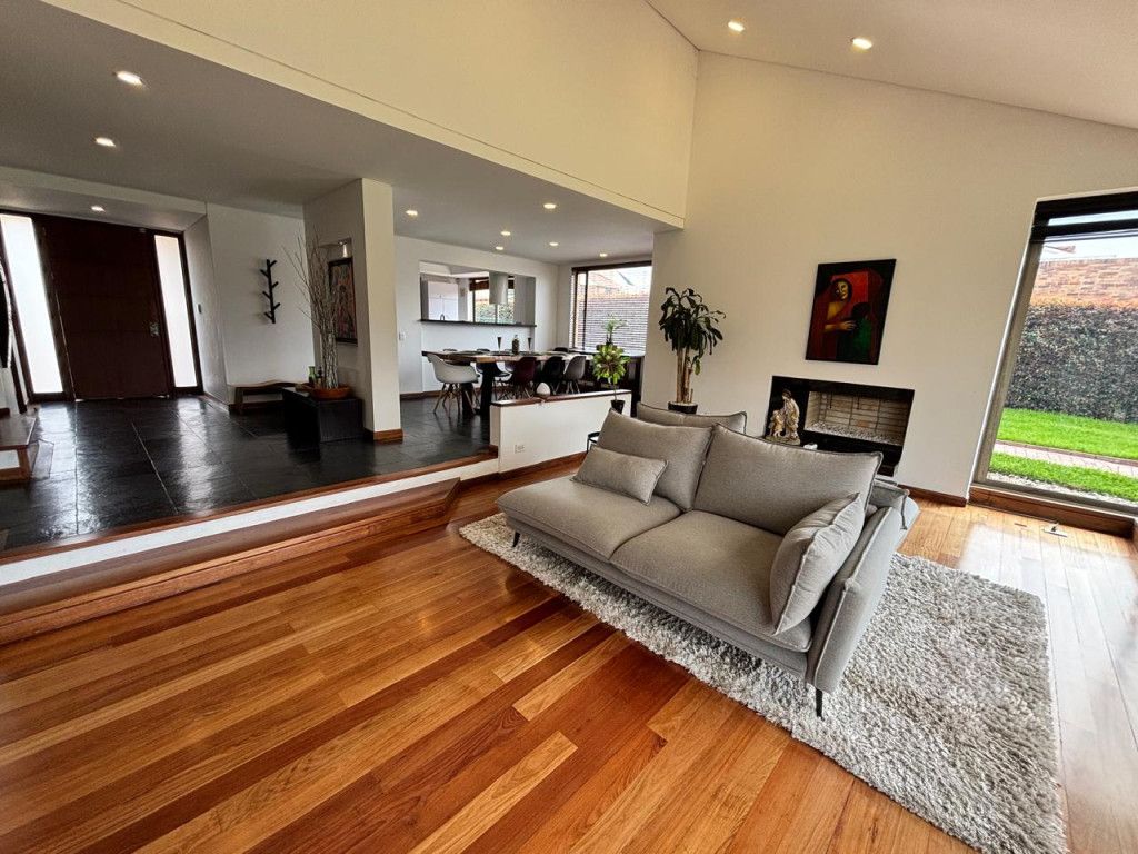 Casa en venta Cundinamarca Cota Cota 254 m2 Habitaciones 4 Baños 4 Garajes 4 Precio $1550000000
