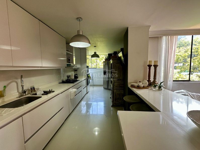 Apartamento en venta Antioquia Medellín Altos Del Poblado 154 m2 Habitaciones 3 Baños 3 Garajes 2 Precio $1100000000