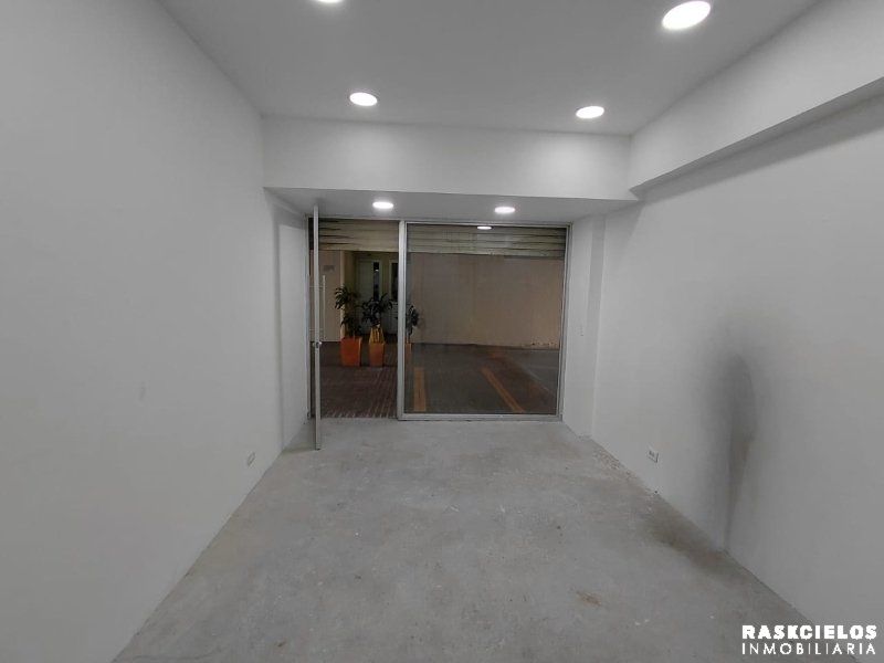 Local en venta Antioquia Medellín Los Alpes 32 m2 Habitaciones 0 Baños 1 Garajes 0 Precio $310000000