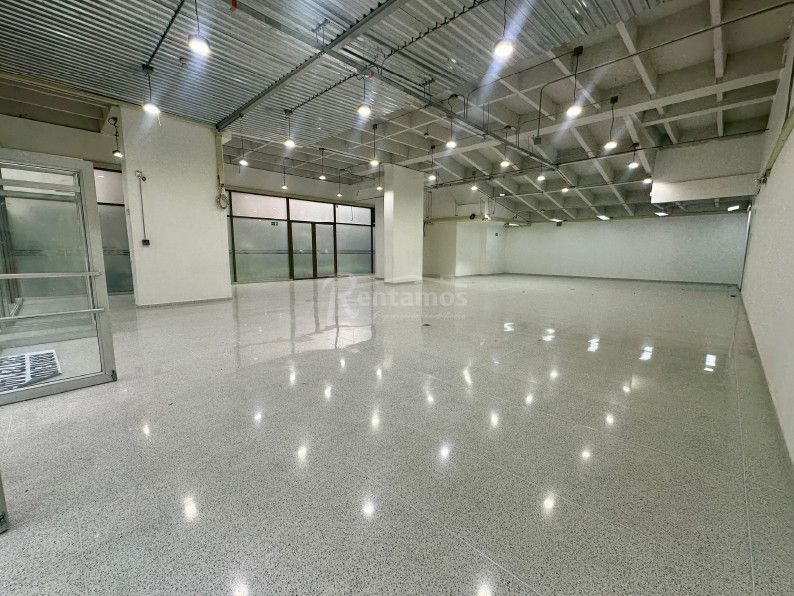 Local en venta Antioquia Envigado Zúñiga 259 m2 Habitaciones 0 Baños 0 Garajes 3 Precio $2700000000