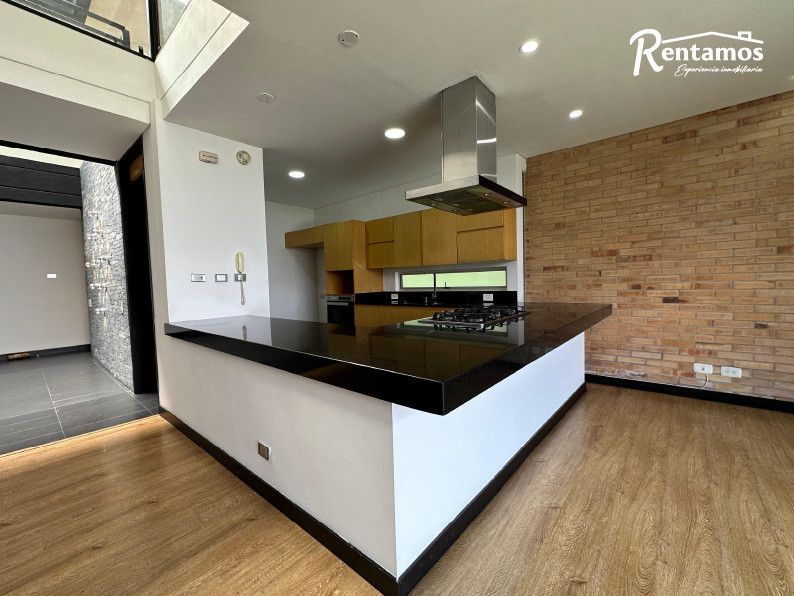 Casa en venta Antioquia Envigado Loma Del Atravesado 331 m2 Habitaciones 4 Baños 5 Garajes 4 Precio $2400000000