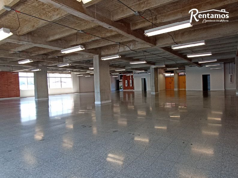 Local en arriendo Antioquia Medellín Santa Fe 558 m2 Habitaciones 0 Baños 4 Garajes 8 Precio $45764500