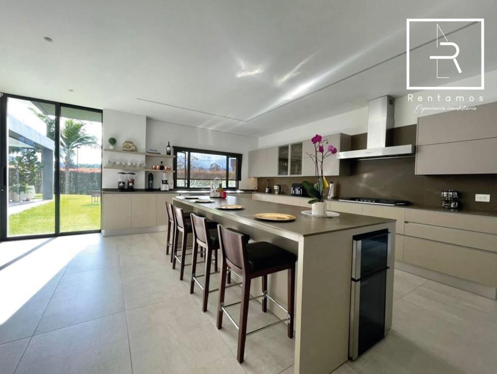 Casa en venta Antioquia Rionegro Rionegro 800 m2 Habitaciones 5 Baños 7 Garajes 10 Precio $5800000000