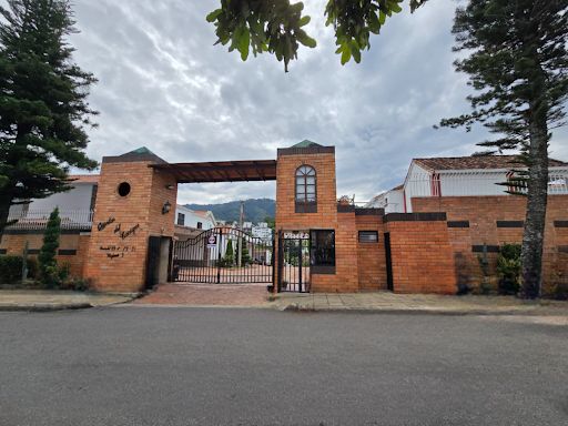 Casa en venta Santander Bucaramanga Urbanización Quintas Del Cacique 231 m2 Habitaciones 3 Baños 4 Garajes 2 Precio $1250000000
