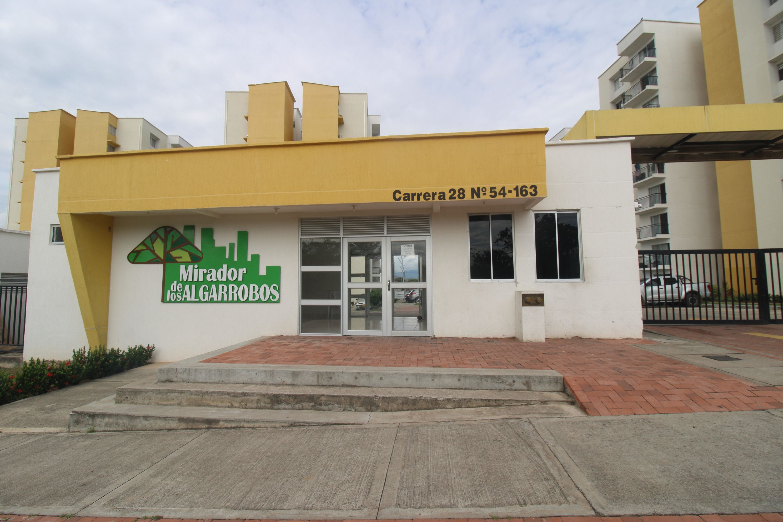 Apartamento en venta Huila Neiva Batallon 95 m2 Habitaciones 3 Baños 2 Garajes 1 Precio $230000000