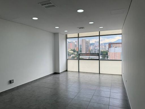 Oficina en arriendo Antioquia Envigado Primavera 37 m2 Habitaciones 0 Baños 1 Garajes 1 Precio $3500000