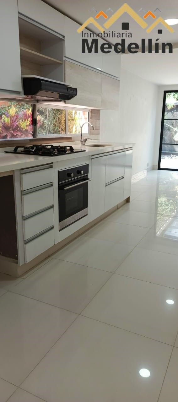 Casa en arriendo Antioquia La Estrella Suramérica 255 m2 Habitaciones 4 Baños 3 Garajes 4 Precio $7000000