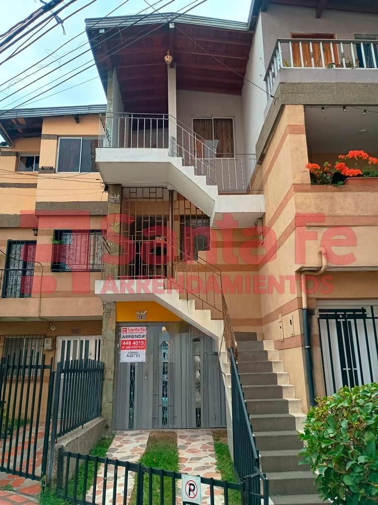 Casa en arriendo Antioquia Medellín La America 105 m2 Habitaciones 4 Baños 5 Garajes 1 Precio $3800000