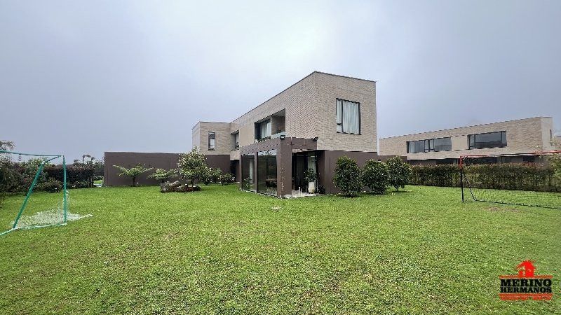 Casa en arriendo Antioquia Envigado Zúñiga 330 m2 Habitaciones 3 Baños 5 Garajes 4 Precio $22000000