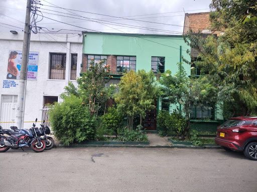 Casa en arriendo Cundinamarca Bogotá Teusaquillo 250 m2 Habitaciones 4 Baños 2 Garajes 0 Precio $3500000