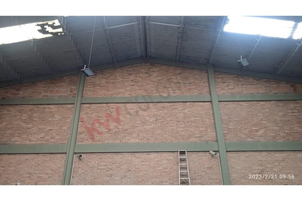 Edificio en venta Cundinamarca Soacha Zona Industrial El Salitre 719 m2 Habitaciones 1 Baños 8 Garajes 1 Precio $1600000000