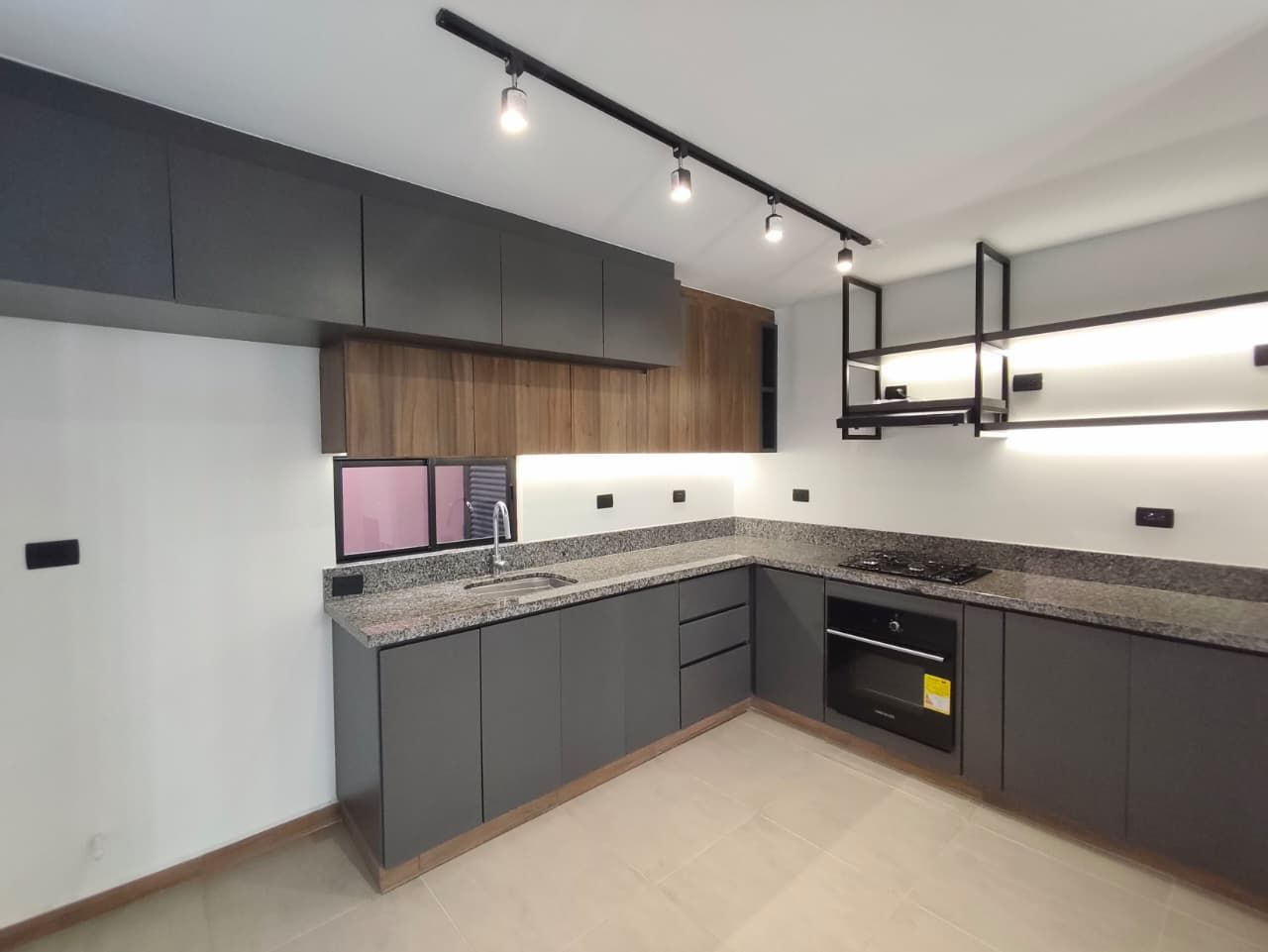 Casa en arriendo Risaralda Pereira Jardin De Velez Y Velez 123 m2 Habitaciones 3 Baños 4 Garajes 2 Precio $4000000