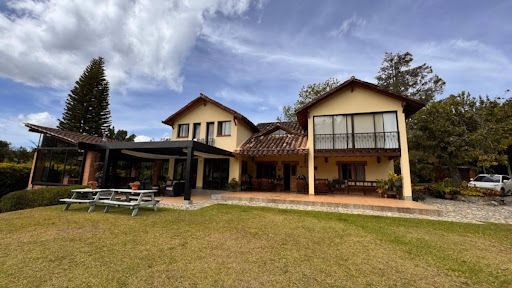 Finca en arriendo Antioquia El Retiro El Retiro 625 m2 Habitaciones 7 Baños 6 Garajes 6 Precio $14900000