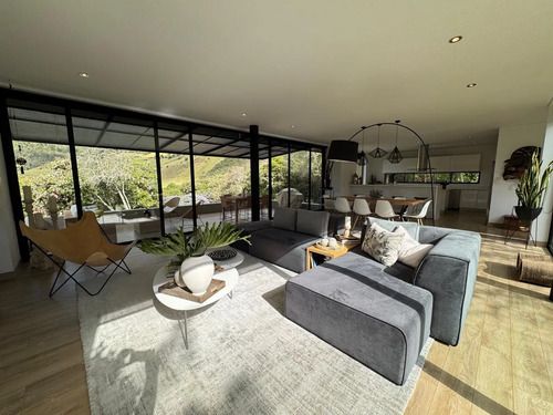 Casa en venta Cundinamarca La Calera La Calera 372 m2 Habitaciones 4 Baños 4 Garajes 4 Precio $2850000000