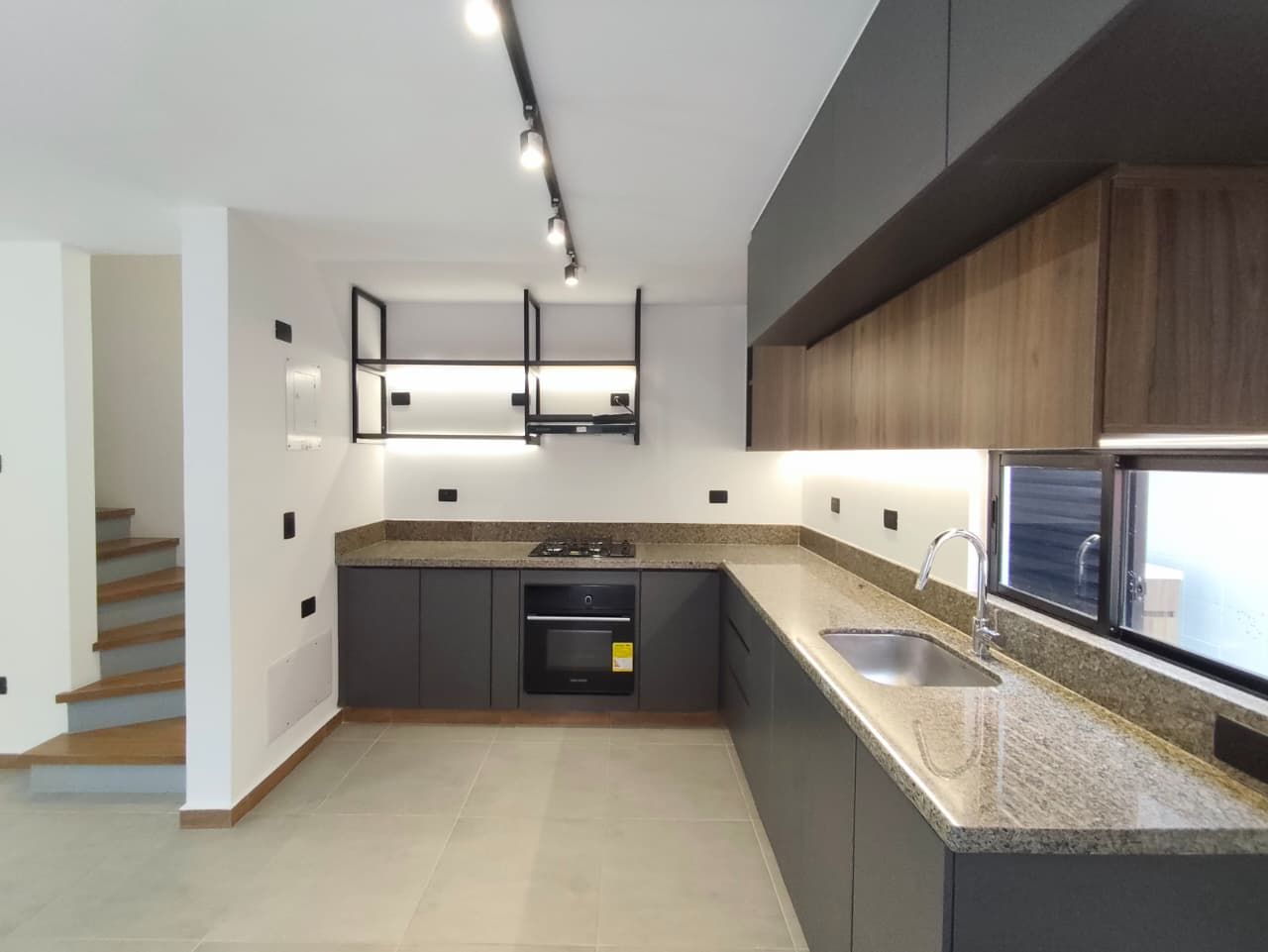 Casa en arriendo Risaralda Pereira Jardin De Velez Y Velez 123 m2 Habitaciones 3 Baños 4 Garajes 2 Precio $4200000