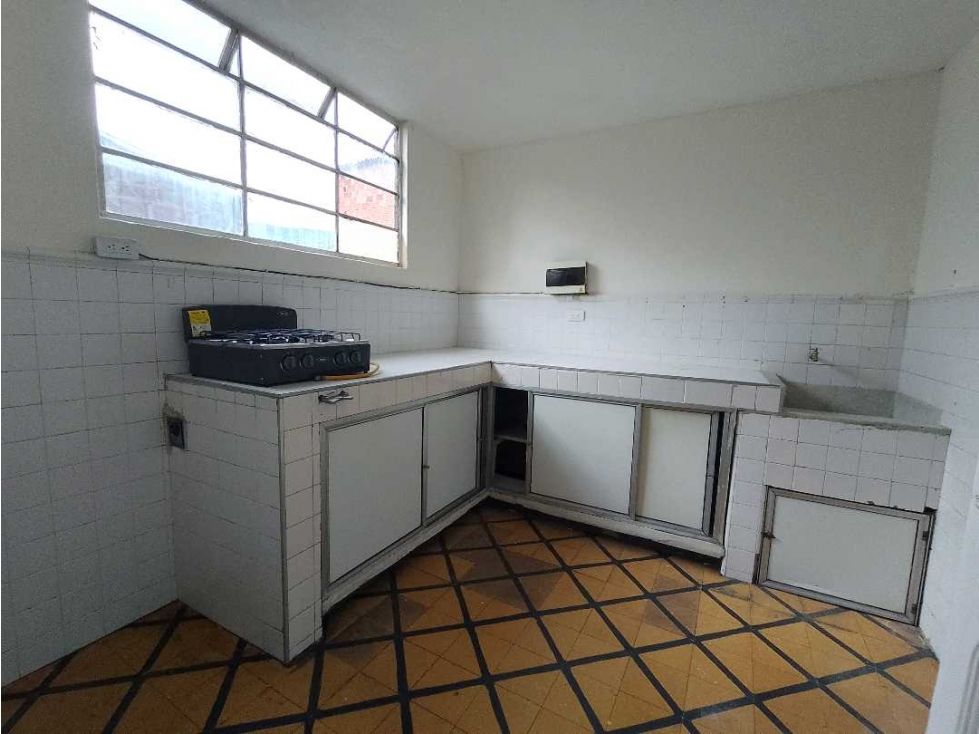 Apartamento en arriendo Antioquia Medellín El Salvador 85 m2 Habitaciones 3 Baños 1 Garajes 0 Precio $1600000